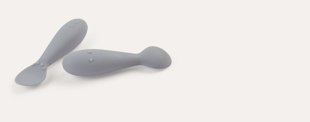 https://d1lkfceud0p1rh.cloudfront.net/production/images/files/7105/large/ezpz-tiny-spoon-twin-pack-grey-pewter-1920x760_01.jpeg